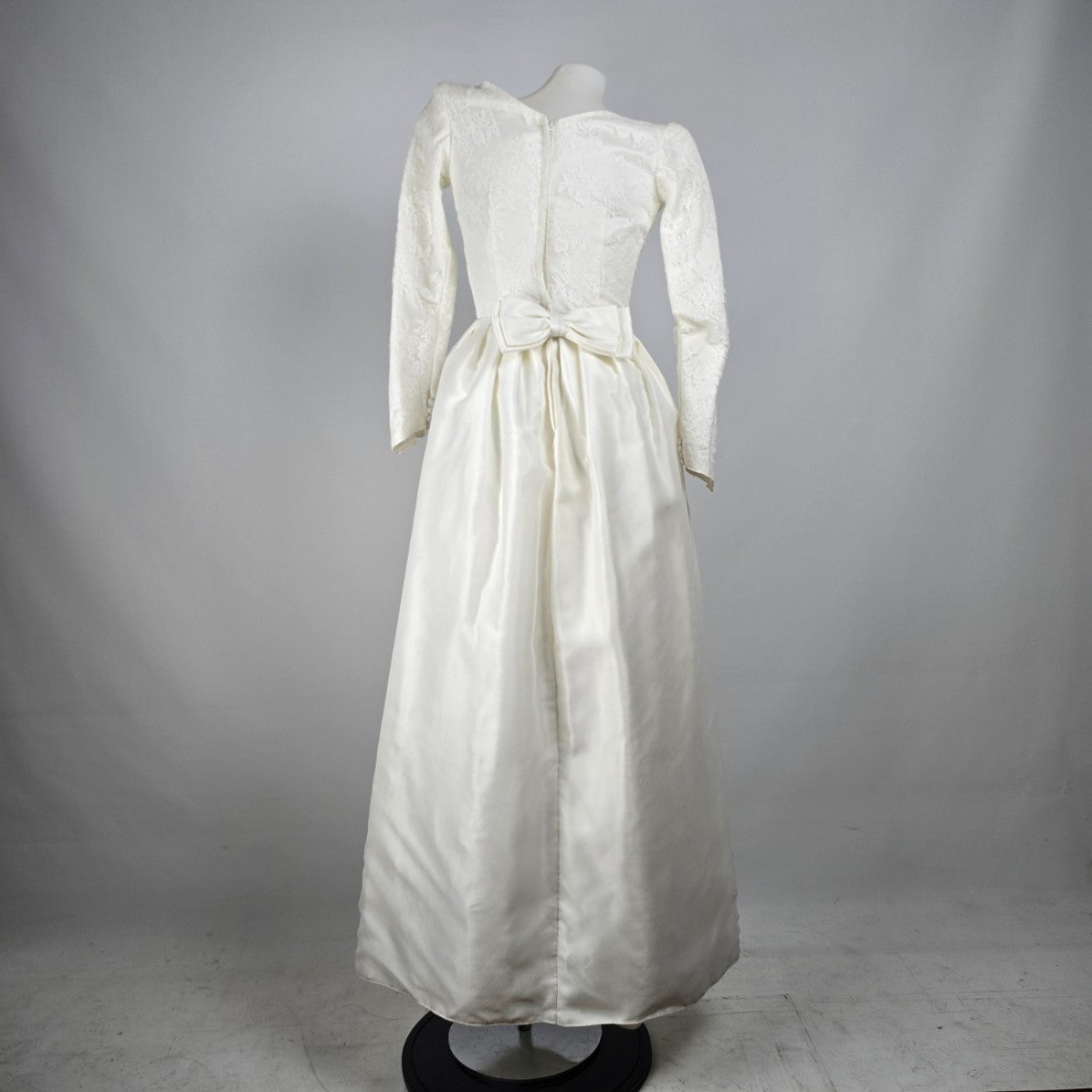 Vintage White Lace Detail Boat Neck Wedding Dress Size XS