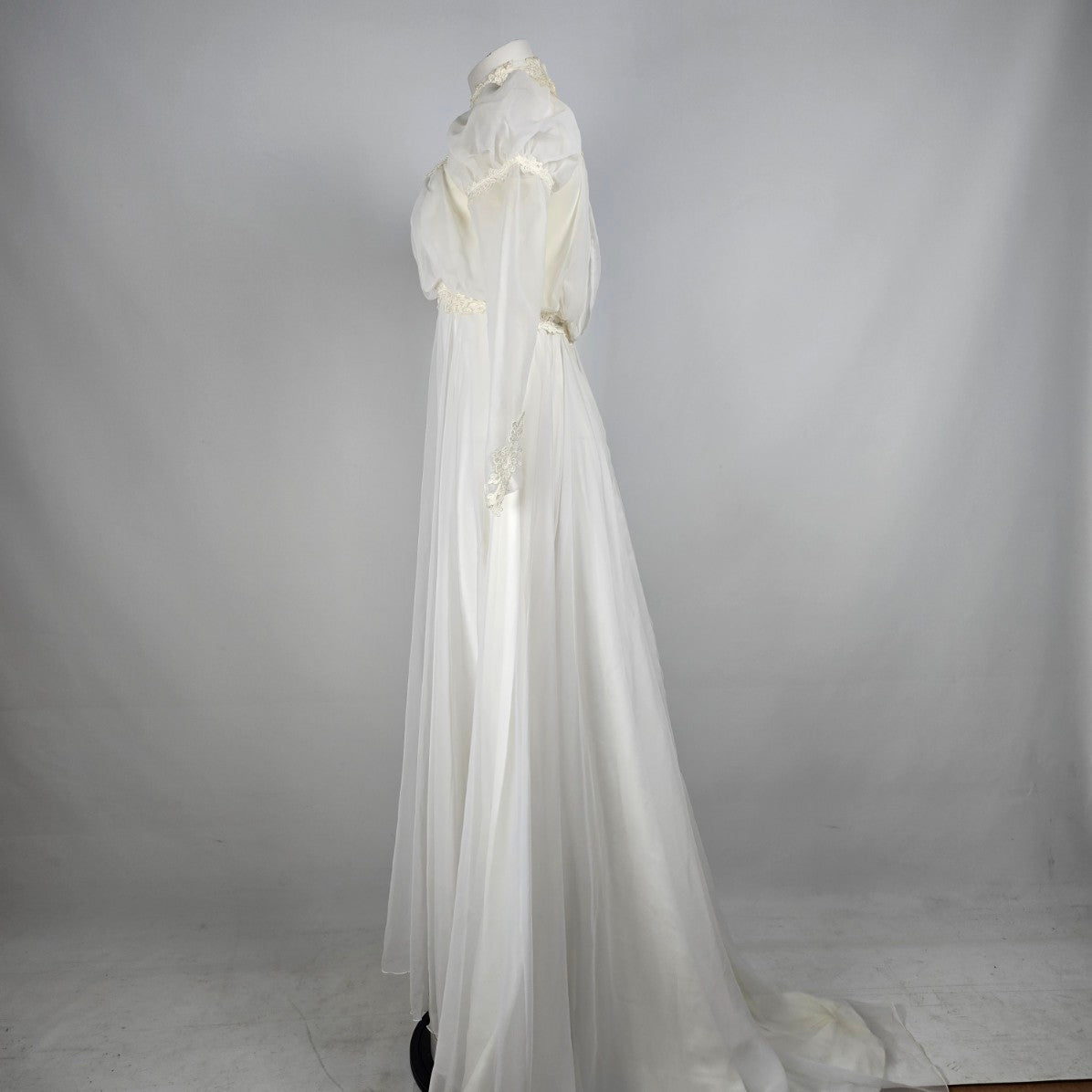Vintage White Lace Puff Sleeve High Neck Wedding Dress Size XS