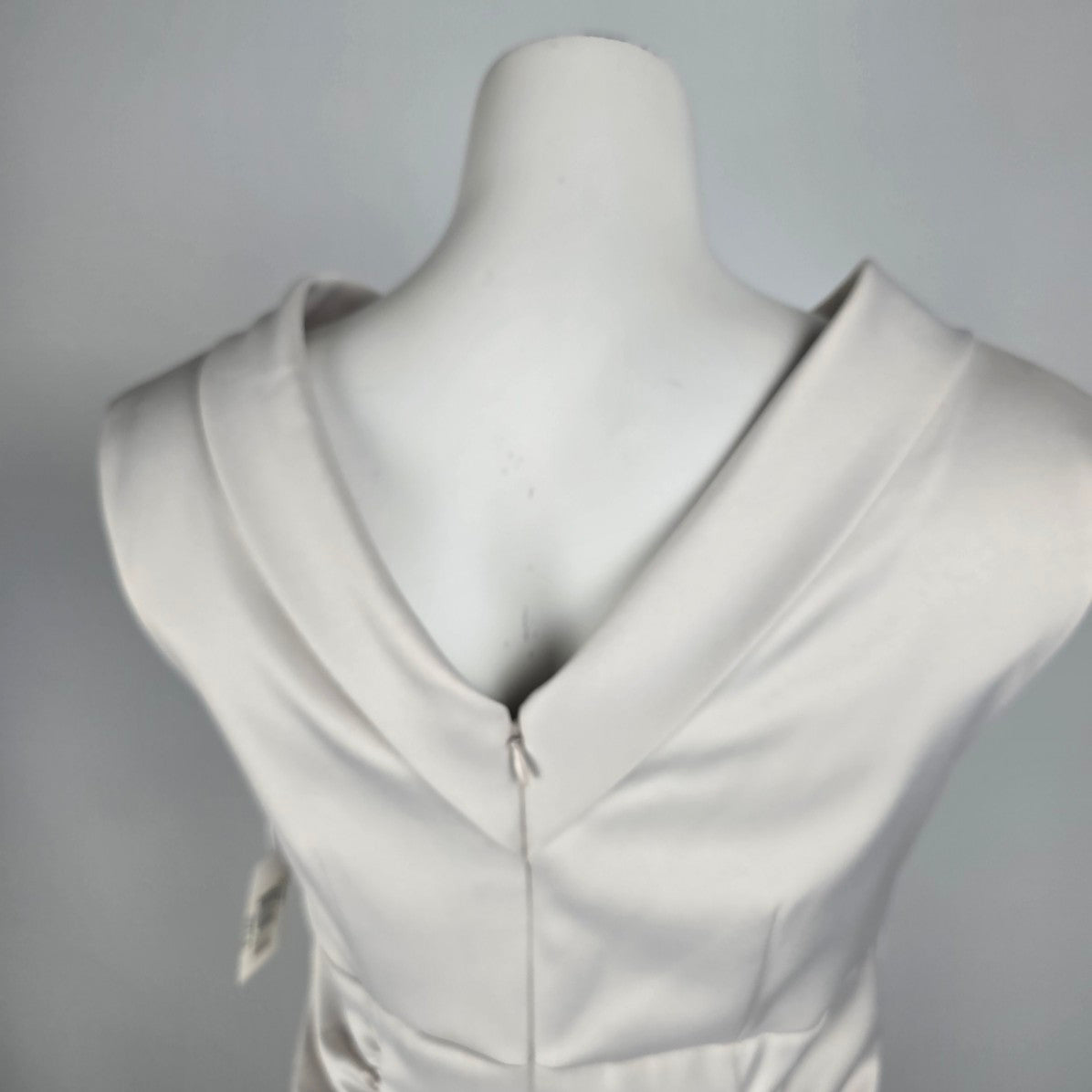 London Times Cream Cowl Neck Ruched Sheath Dress Size 6