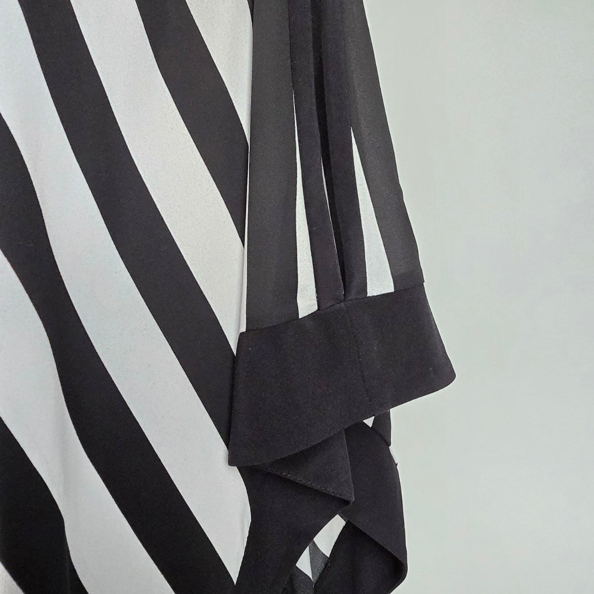 Joseph Ribkoff Black & White Asymmetrical Overly Top Size 12