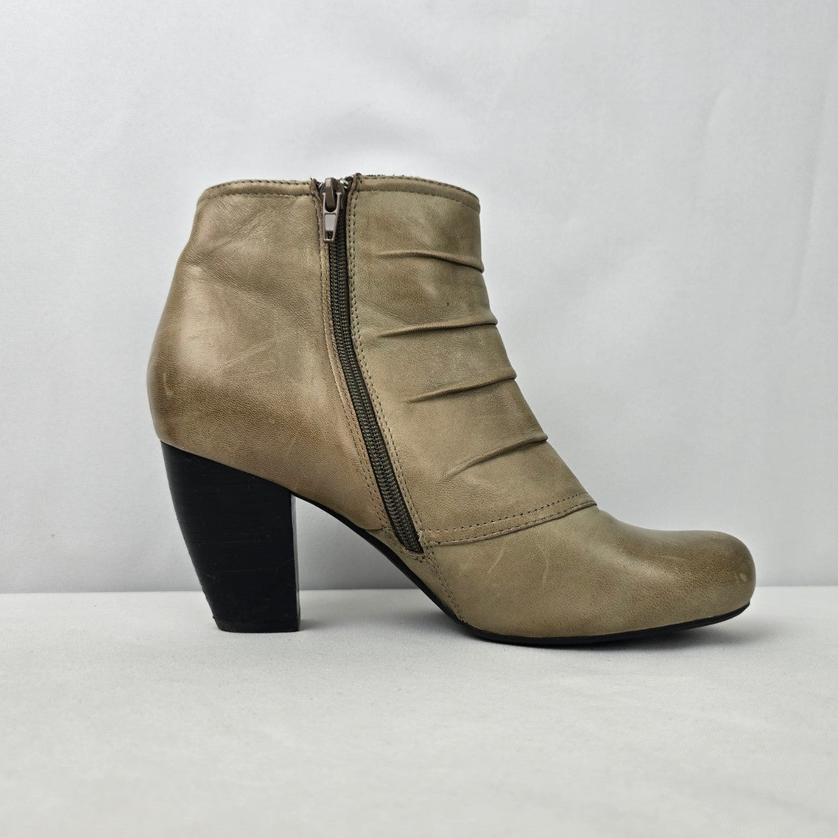 Miz Mooz Taupe Leather Denise Button Detail Heeled Ankle Boot Size 10