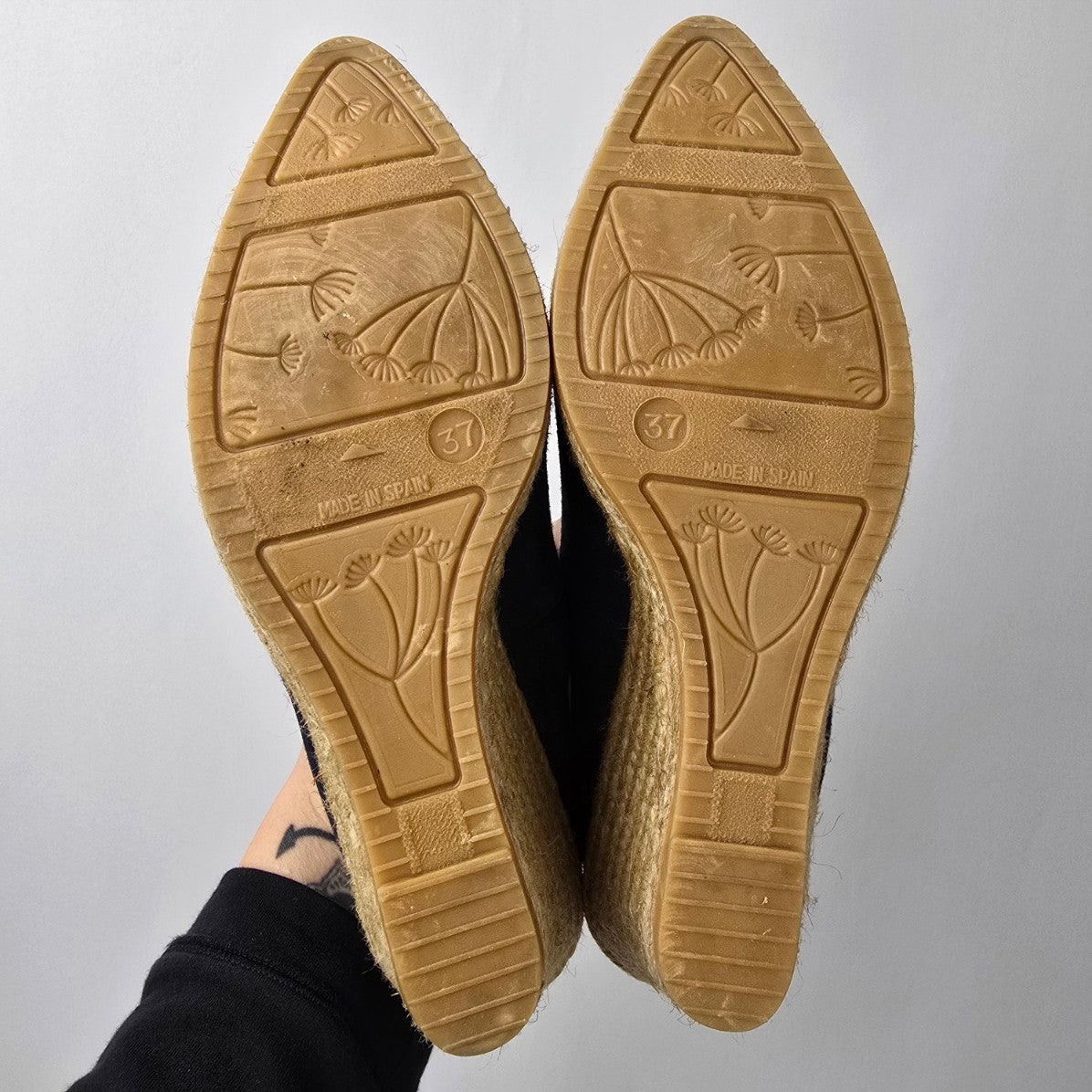GAIMO Teva Navy Suede Wedge Heel Shoes Size 6.5