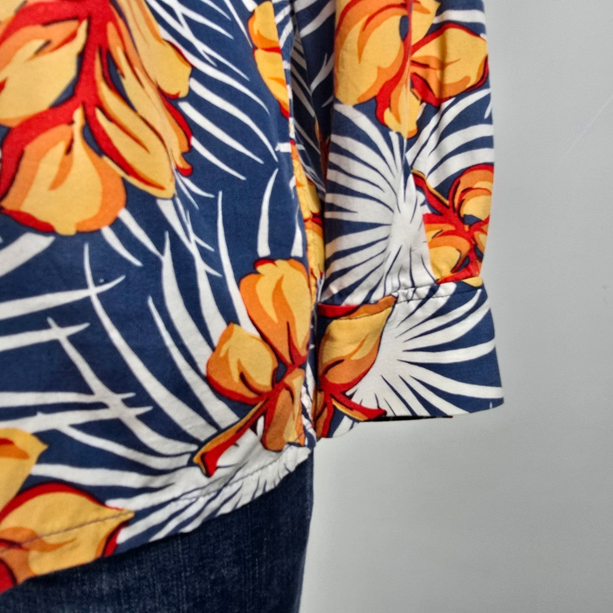 Relax Tommy Bahama Blue Tropical Print Button Up Blouse Top Size S