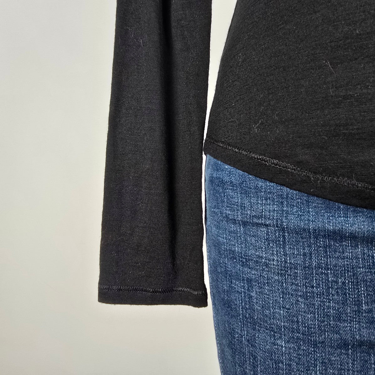 Cloud Veil Black Merino Wool Base Layer Long Sleeve Top Size XS