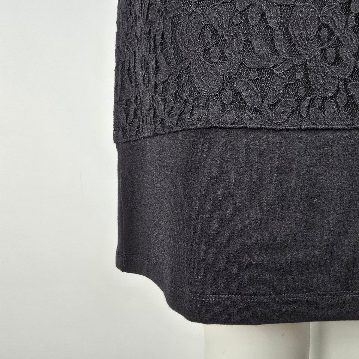 Yest Black Sleeveless Lace Detail Sheath Dress Size 6