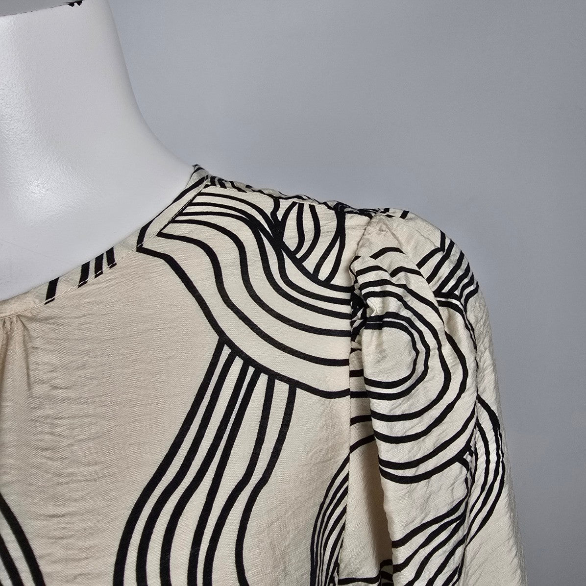 Vero Moda Black & Cream Swirl Print Midi Dress Size L