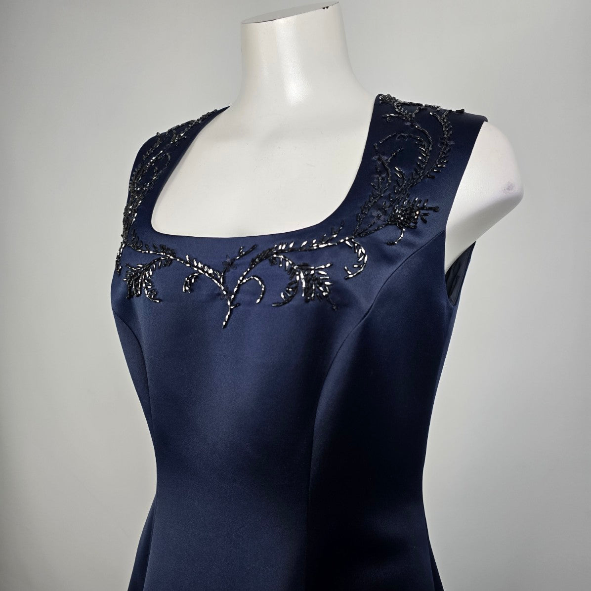 Liz Claiborne Night Blue Satin Beaded Detail Long Gown Size 8