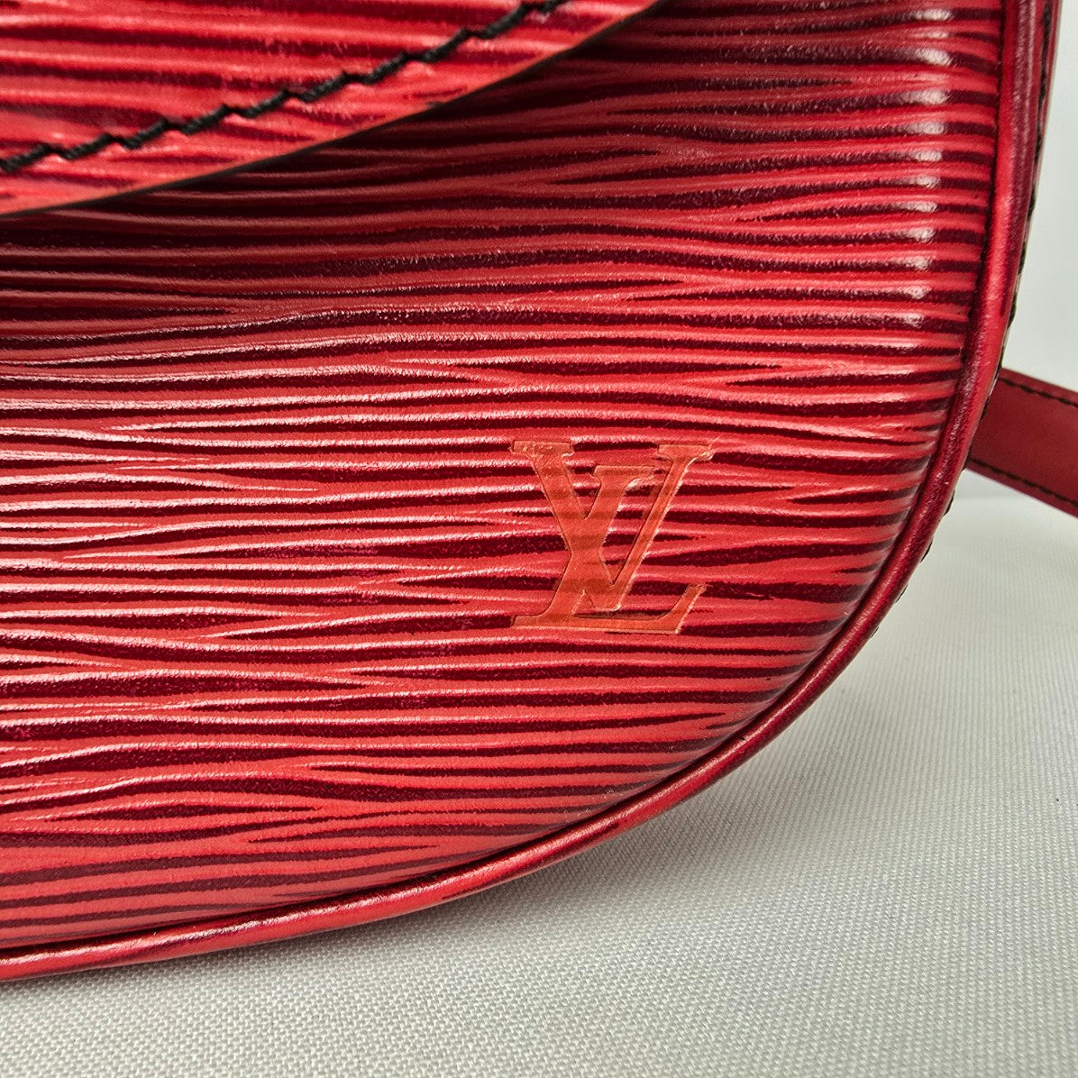 Louis Vuitton Vintage 1987 Red Epi Leather Saint Cloud Shoulder Bag