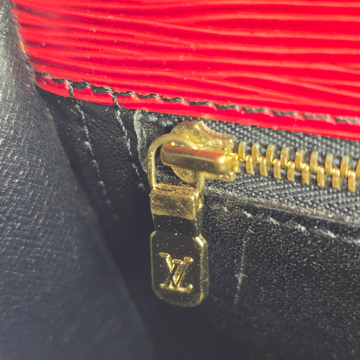 Louis Vuitton Vintage 1987 Red Epi Leather Saint Cloud Shoulder Bag