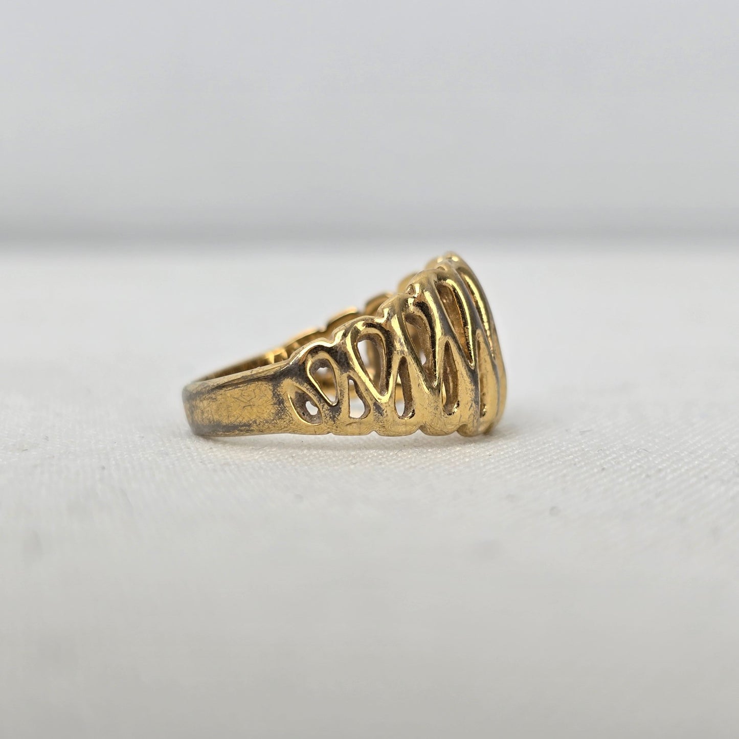 Vintage Gold Tone Ring 8.5