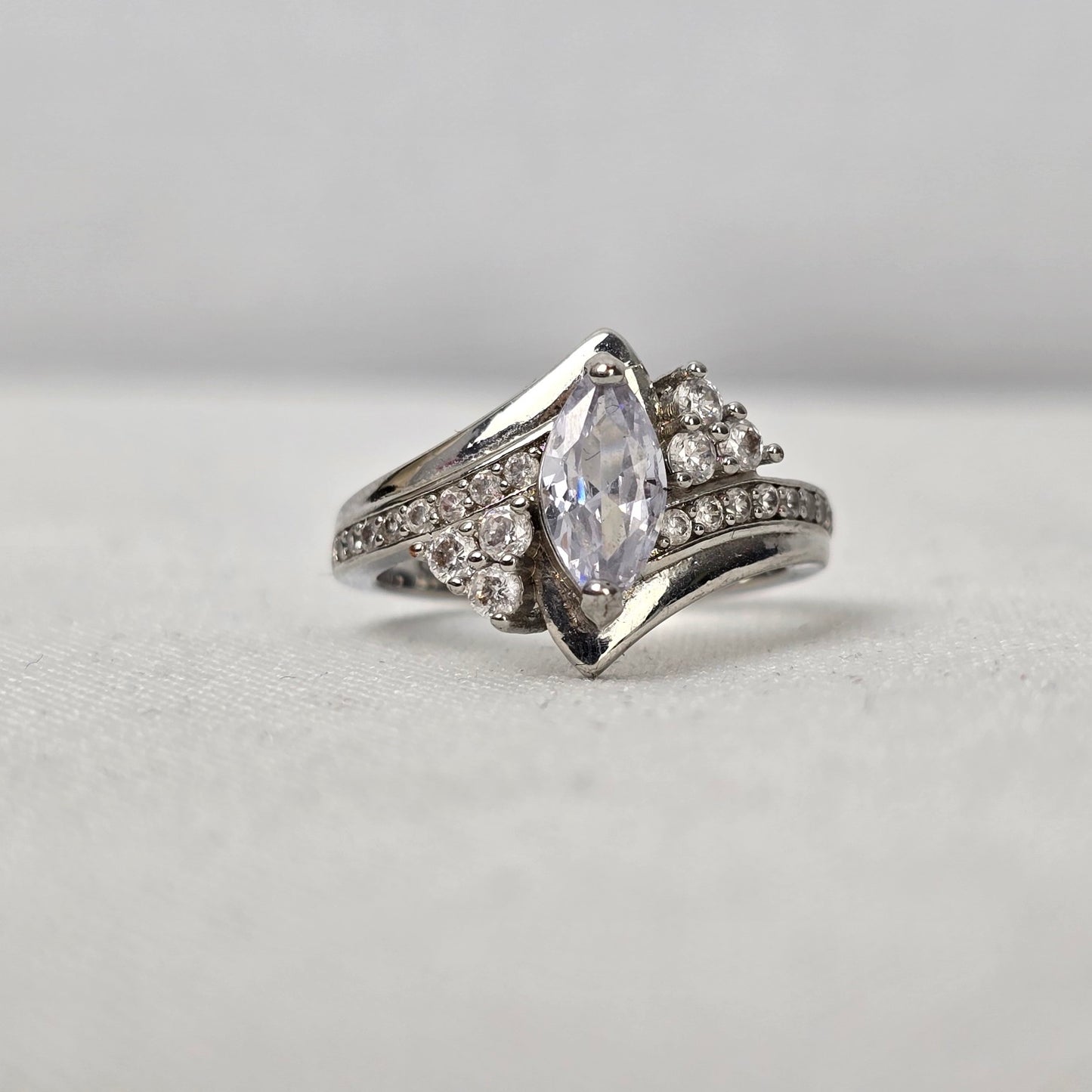 S925 Silver Tone Crystal Statement Ring Size 8