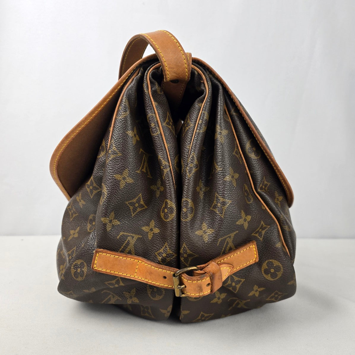 Louis Vuitton Saumur 35 Monogram Large Shoulder Crossbody Purse