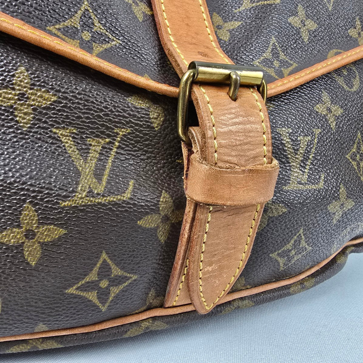 Louis Vuitton Saumur 35 Monogram Large Shoulder Crossbody Purse
