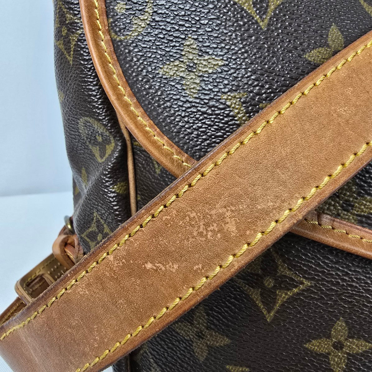 Louis Vuitton Saumur 35 Monogram Large Shoulder Crossbody Purse