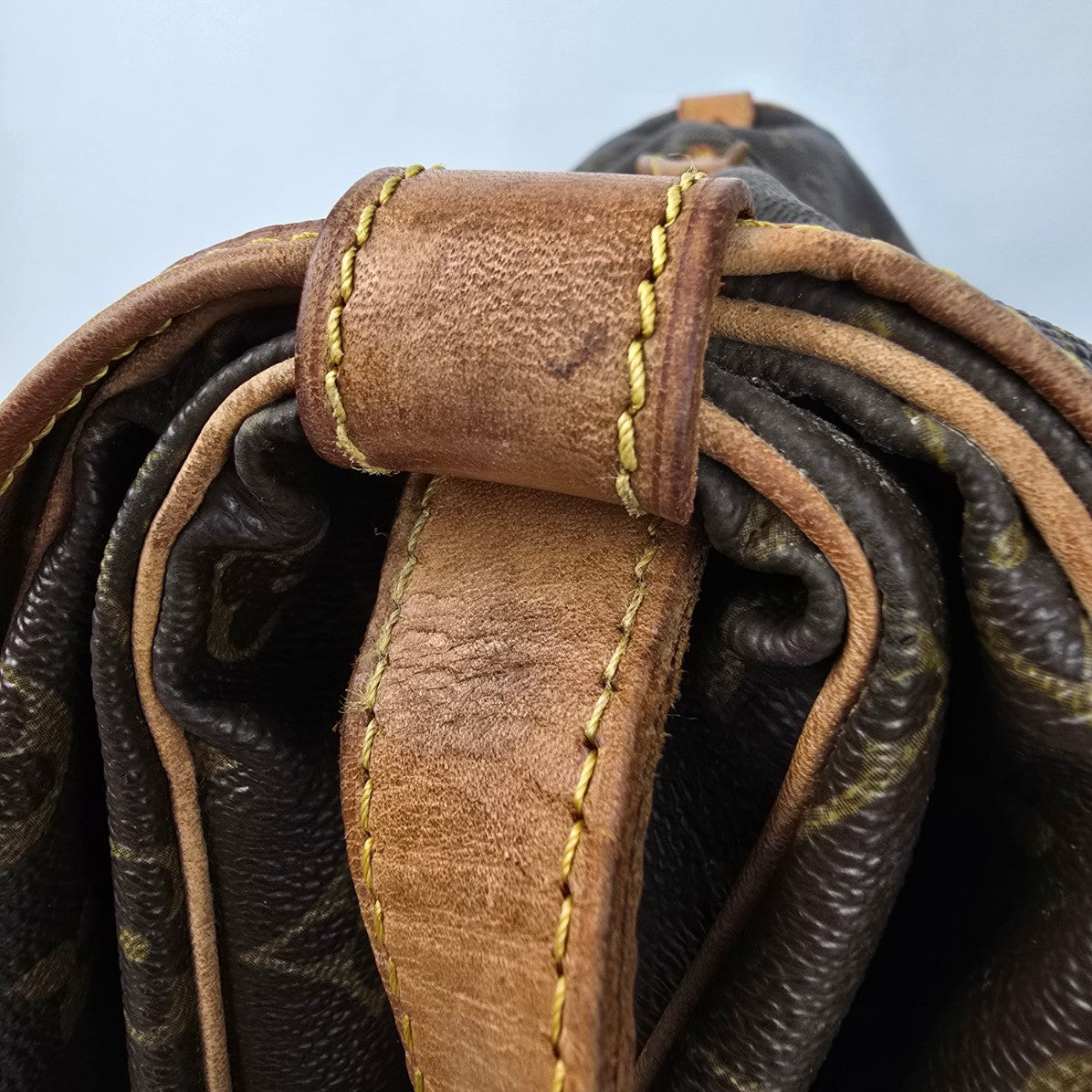 Louis Vuitton Saumur 35 Monogram Large Shoulder Crossbody Purse