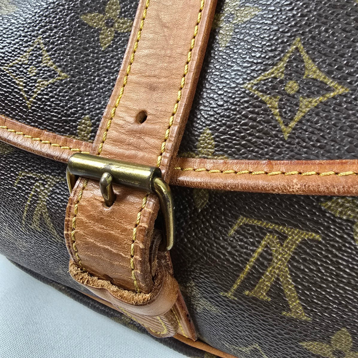 Louis Vuitton Saumur 35 Monogram Large Shoulder Crossbody Purse