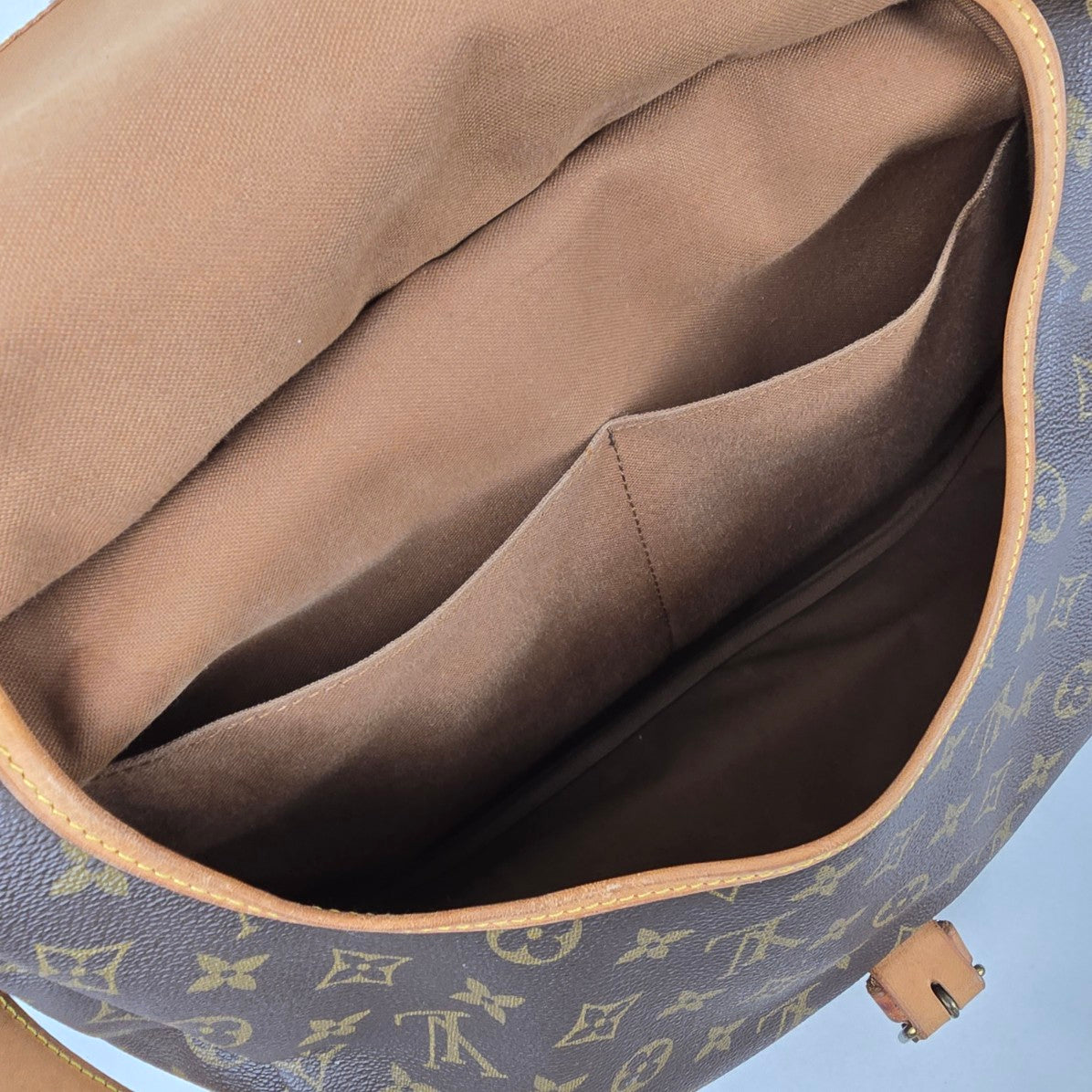 Louis Vuitton Saumur 35 Monogram Large Shoulder Crossbody Purse