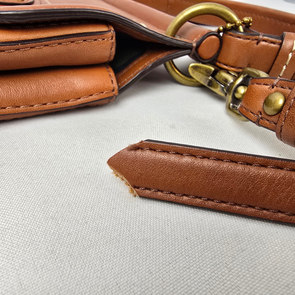 Coach Leather Mini Willis Royal Tan Cognac Cross Body Purse