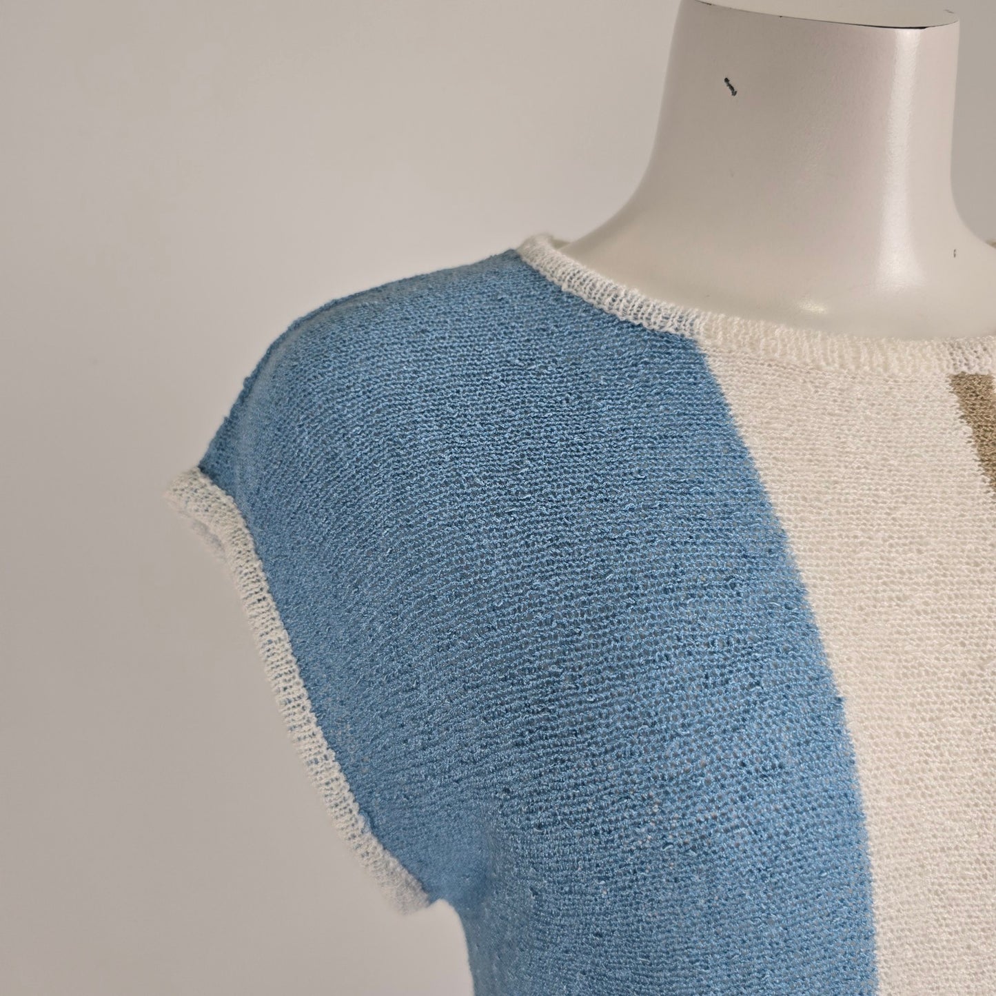 Vintage Alia White & Blue Knit Sweater Size M