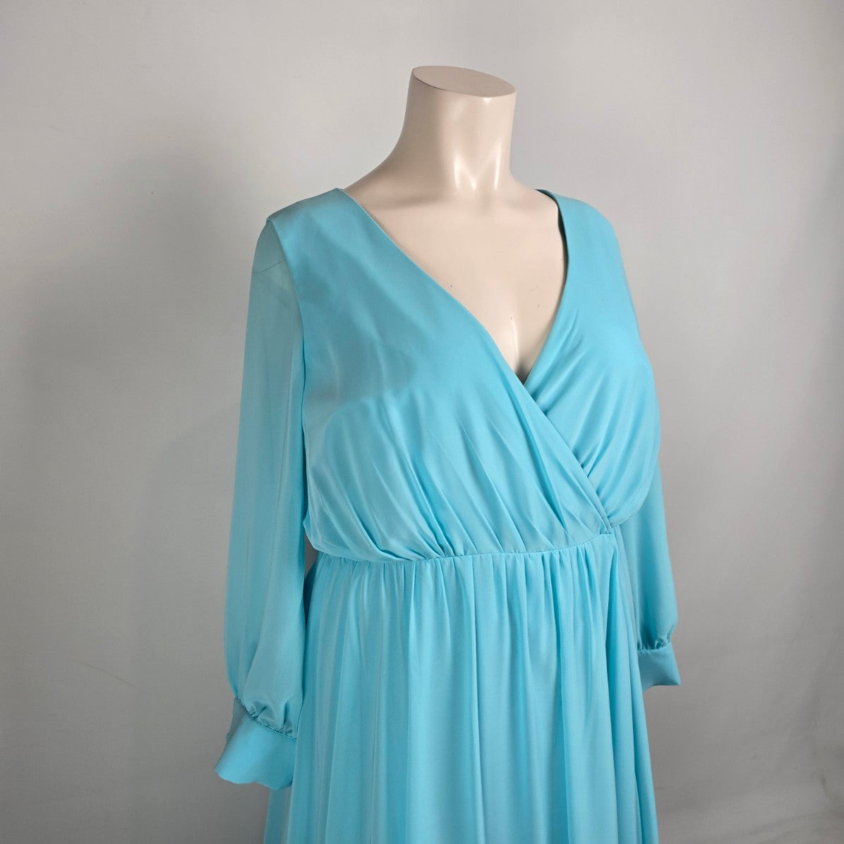Gather & Gown Blue Long Flowey Sleeve Wrap Gown Size 28 Style Faith