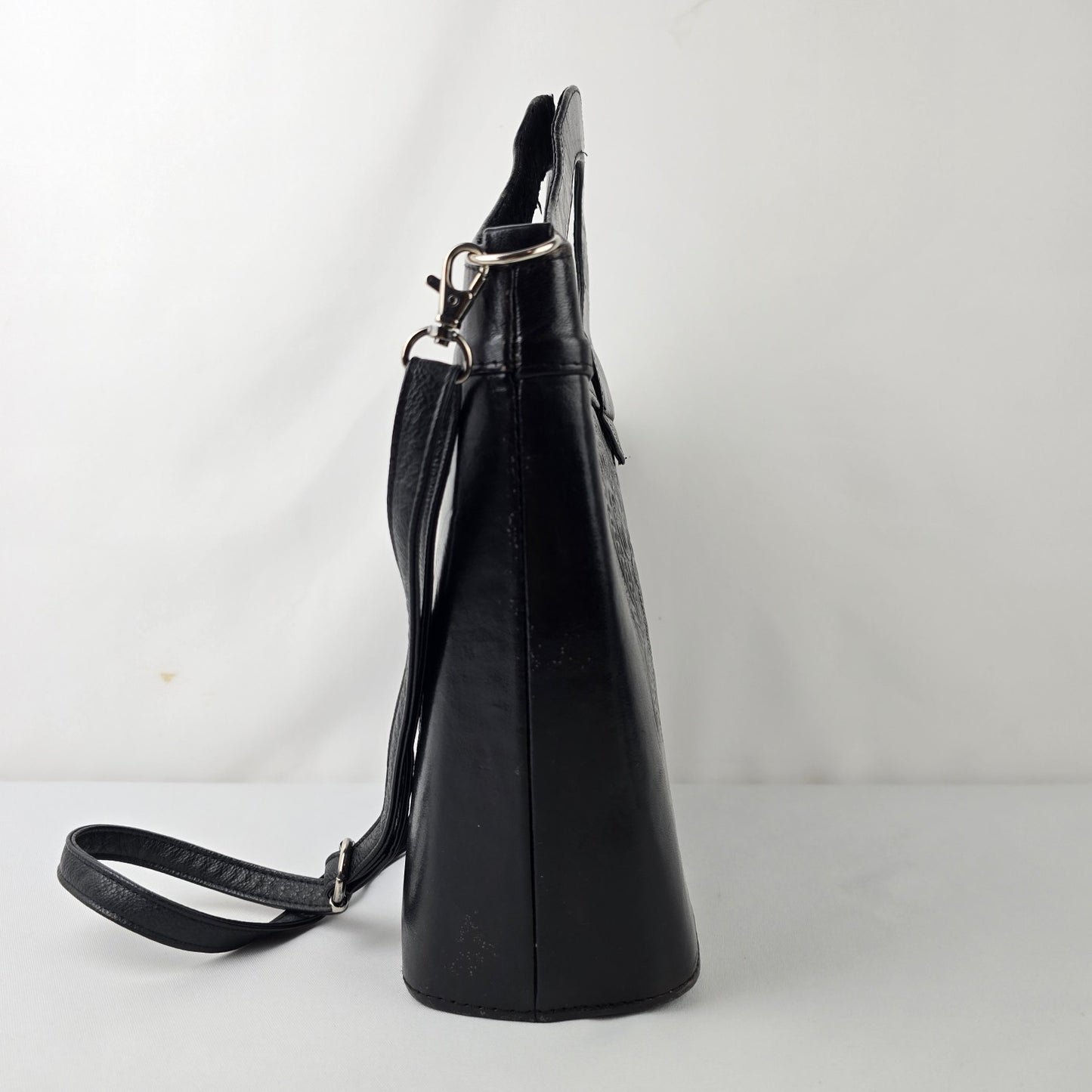 Vintage Made In Mexico Black Embossed Leather Purse