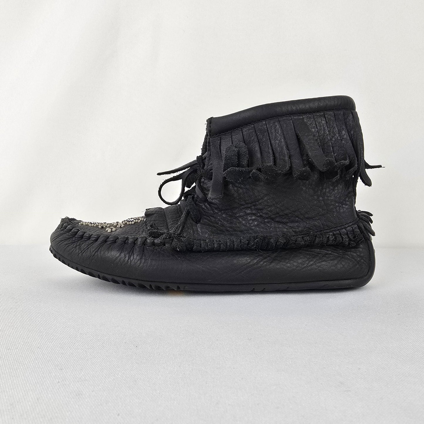 Manitobah Mukluks Harvester Lined Moccasin Size 5