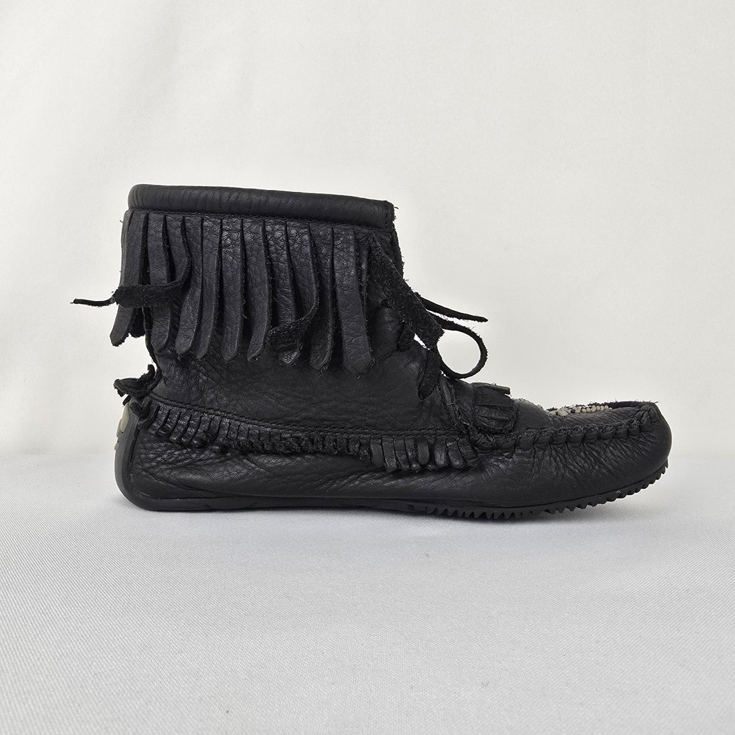 Manitobah Mukluks Harvester Lined Moccasin Size 5