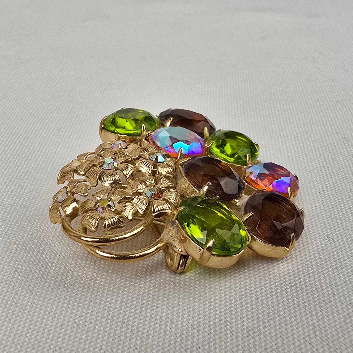 Vintage Gold Tone Green Crystal Glass Brooch