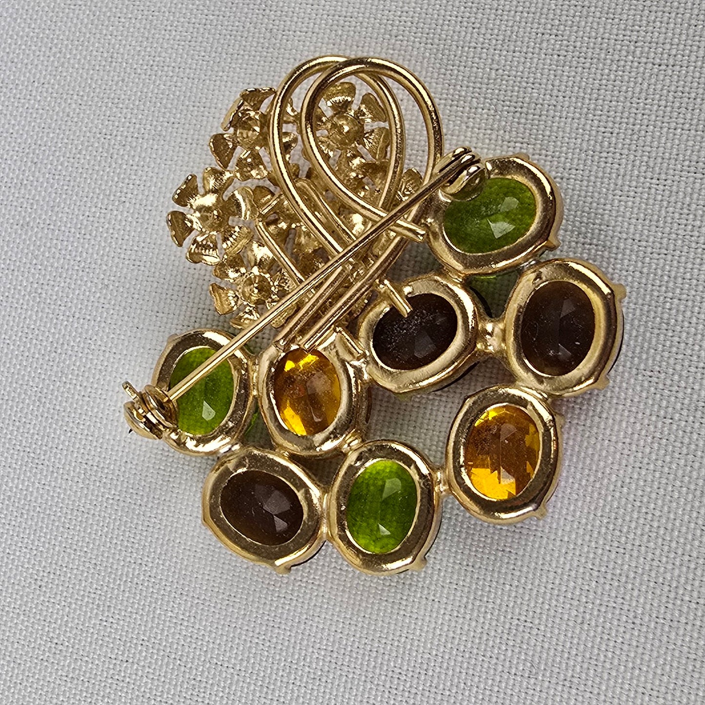 Vintage Gold Tone Green Crystal Glass Brooch