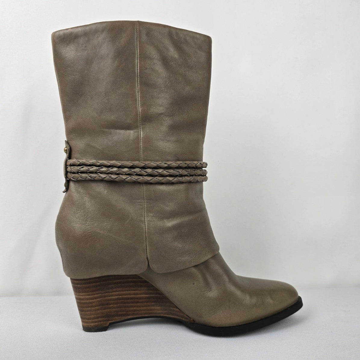 B. Makowsky Taupe Leather Ankle Boots Size 8.5