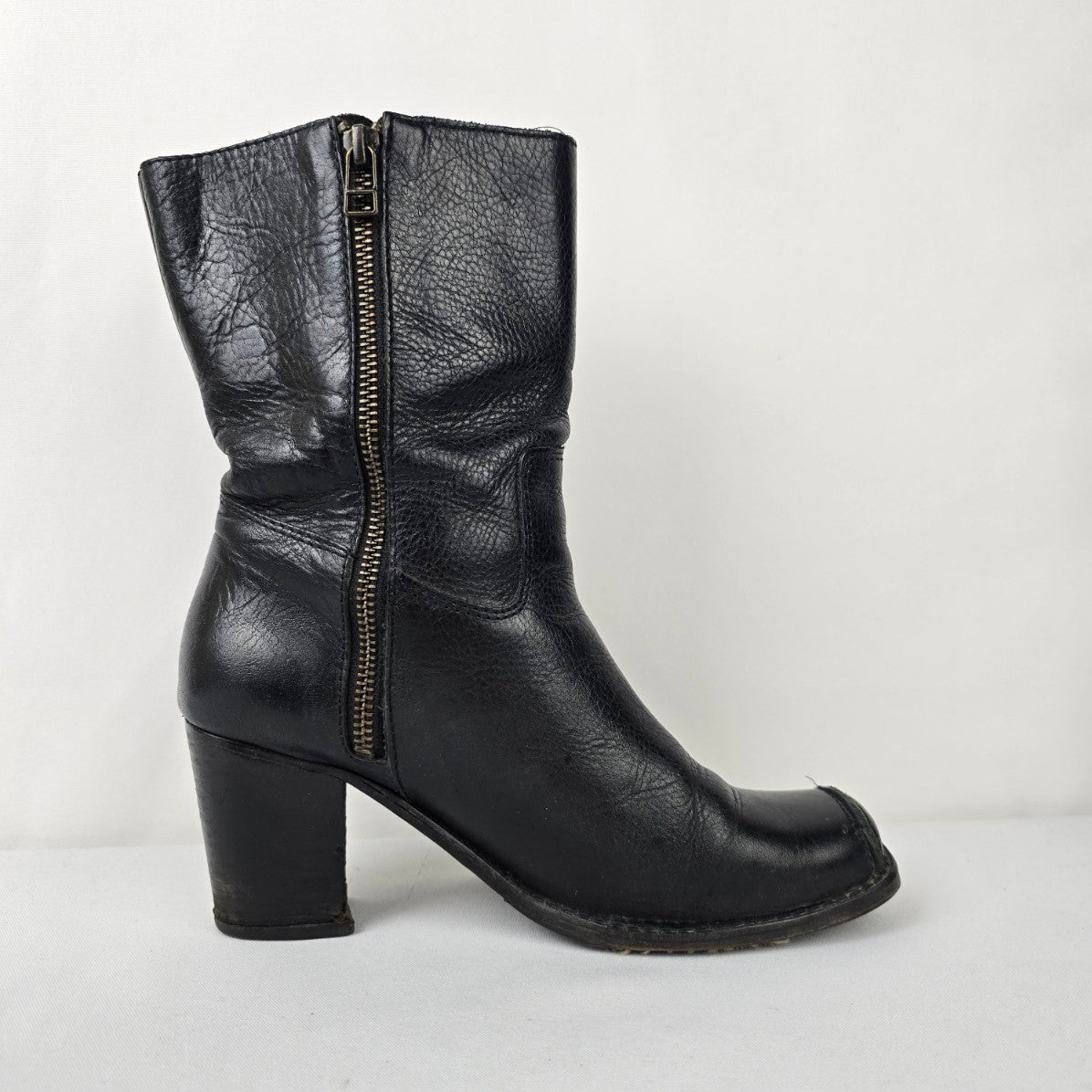 Caterpillar Black Leather Square Toe Heeled Boot Size 6