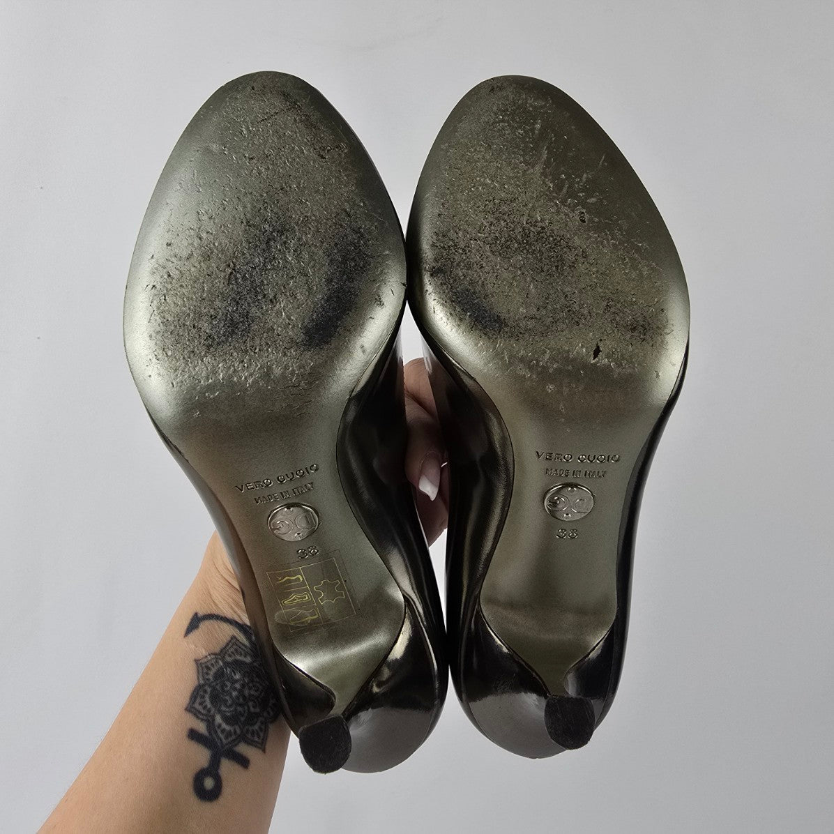 Dolce & Gabbana Italy Pewter Metallic Leather Open Toe Heels Size 7.5