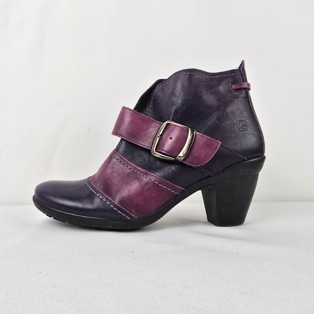 Jose Saenz Navy & Purple Leather Ankle Boots Size 6