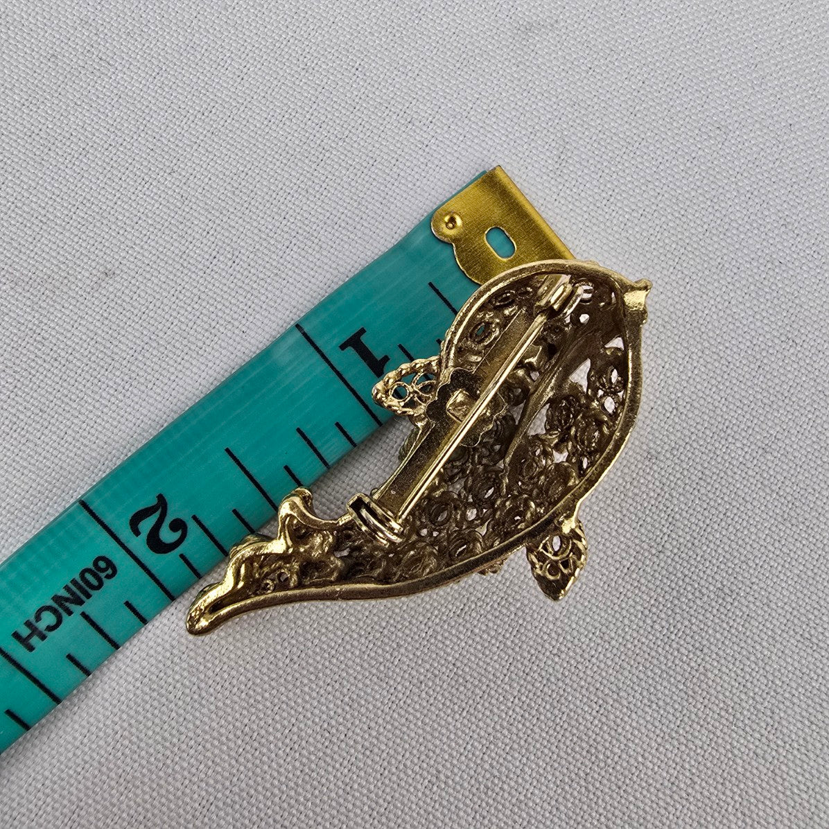 Vintage Gold Tone Wale Brooch