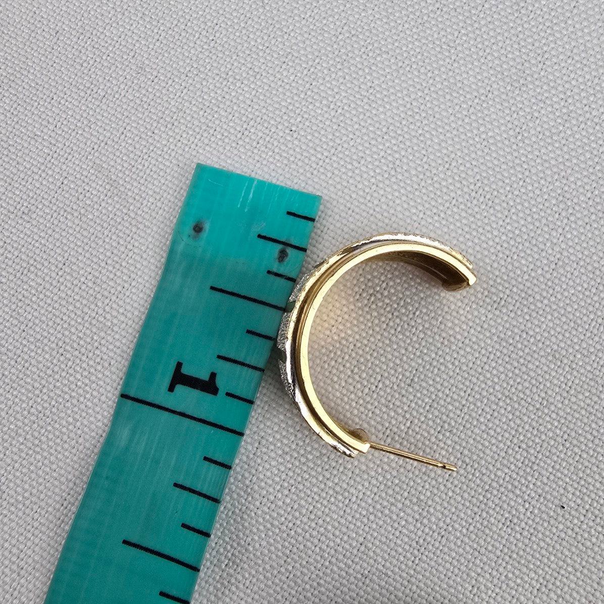 AAJ 10k Gold Hoop Earrings