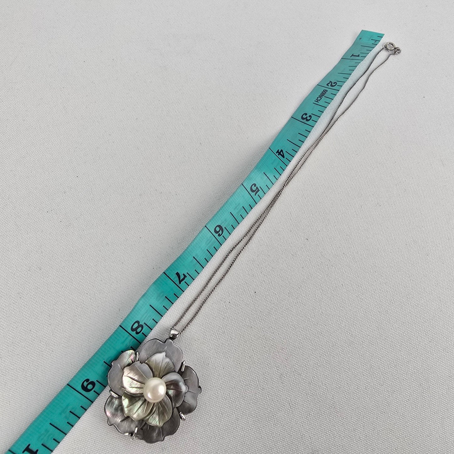 925 Sterling Chain Schell & Faux Pearl Flower Pendant Necklace