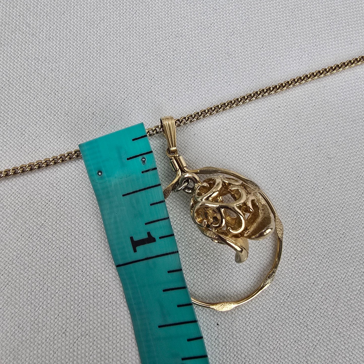 Vintage Sarah Coventry Gold Rose Drop Pendant Necklace