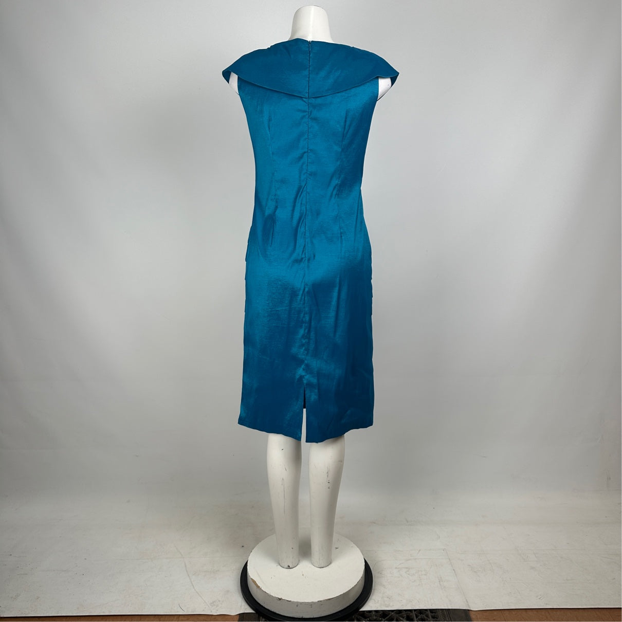 Modern Touch Blue Layered Knee Length Evening Dress Size M