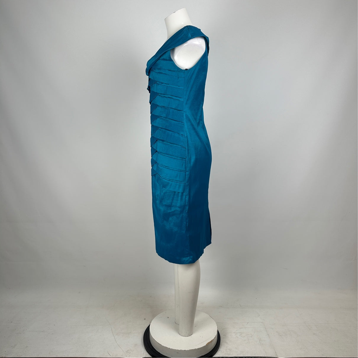 Modern Touch Blue Layered Knee Length Evening Dress Size M