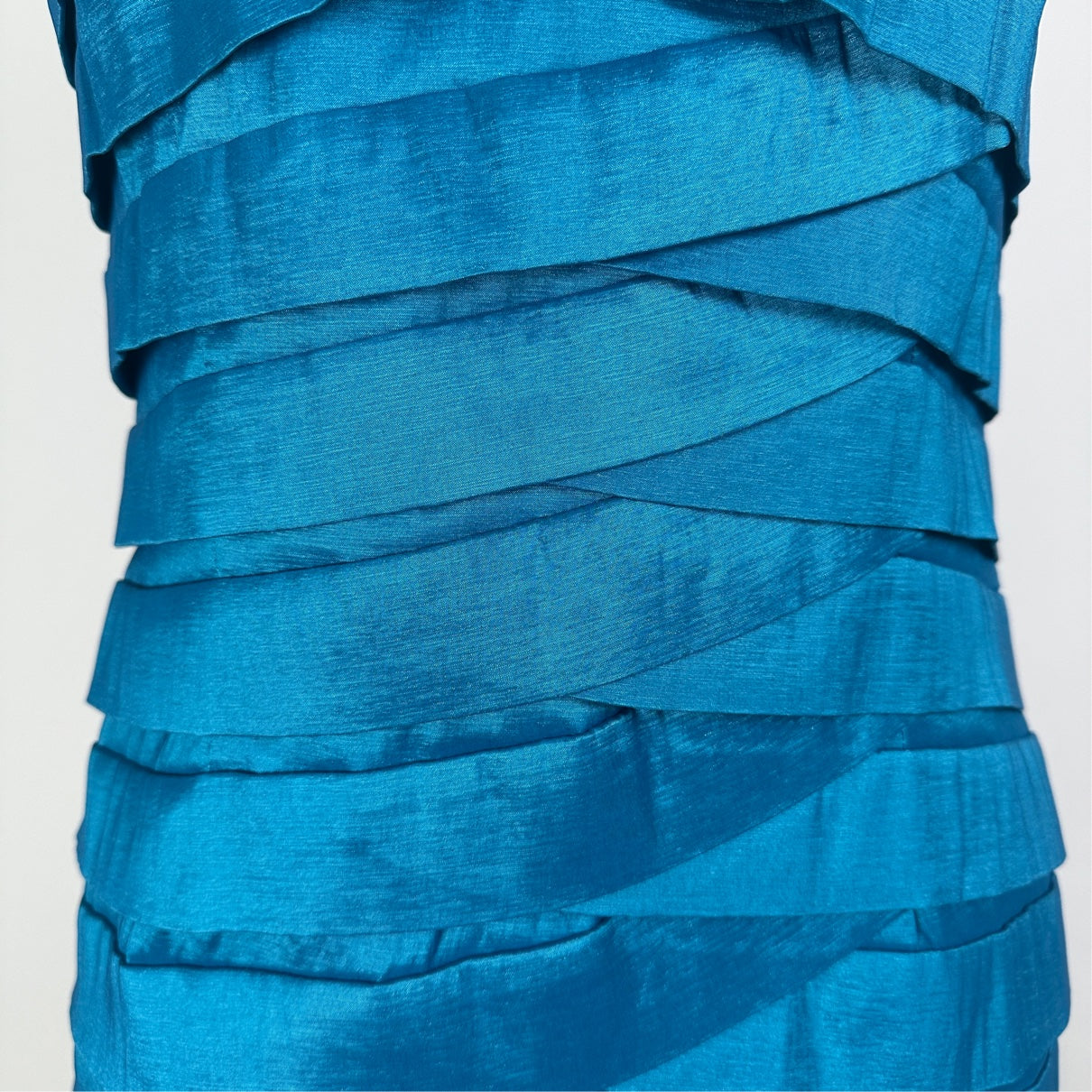 Modern Touch Blue Layered Knee Length Evening Dress Size M