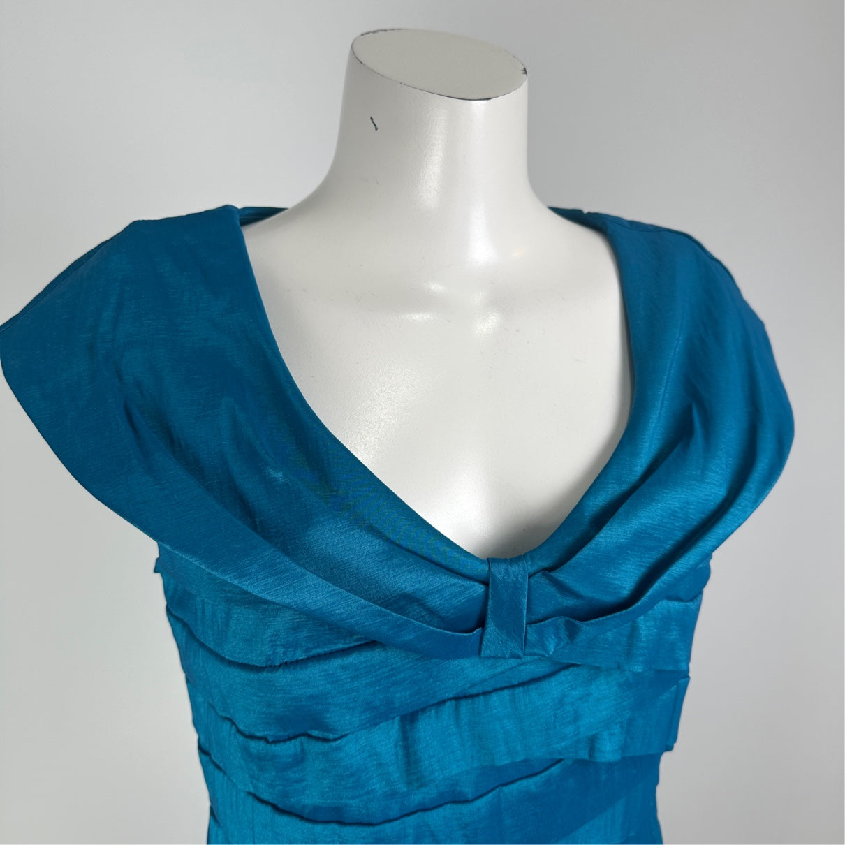 Modern Touch Blue Layered Knee Length Evening Dress Size M
