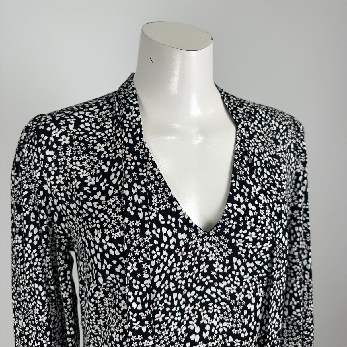 Dynamite Black Floral Tie Detail Mini Dress Size XS