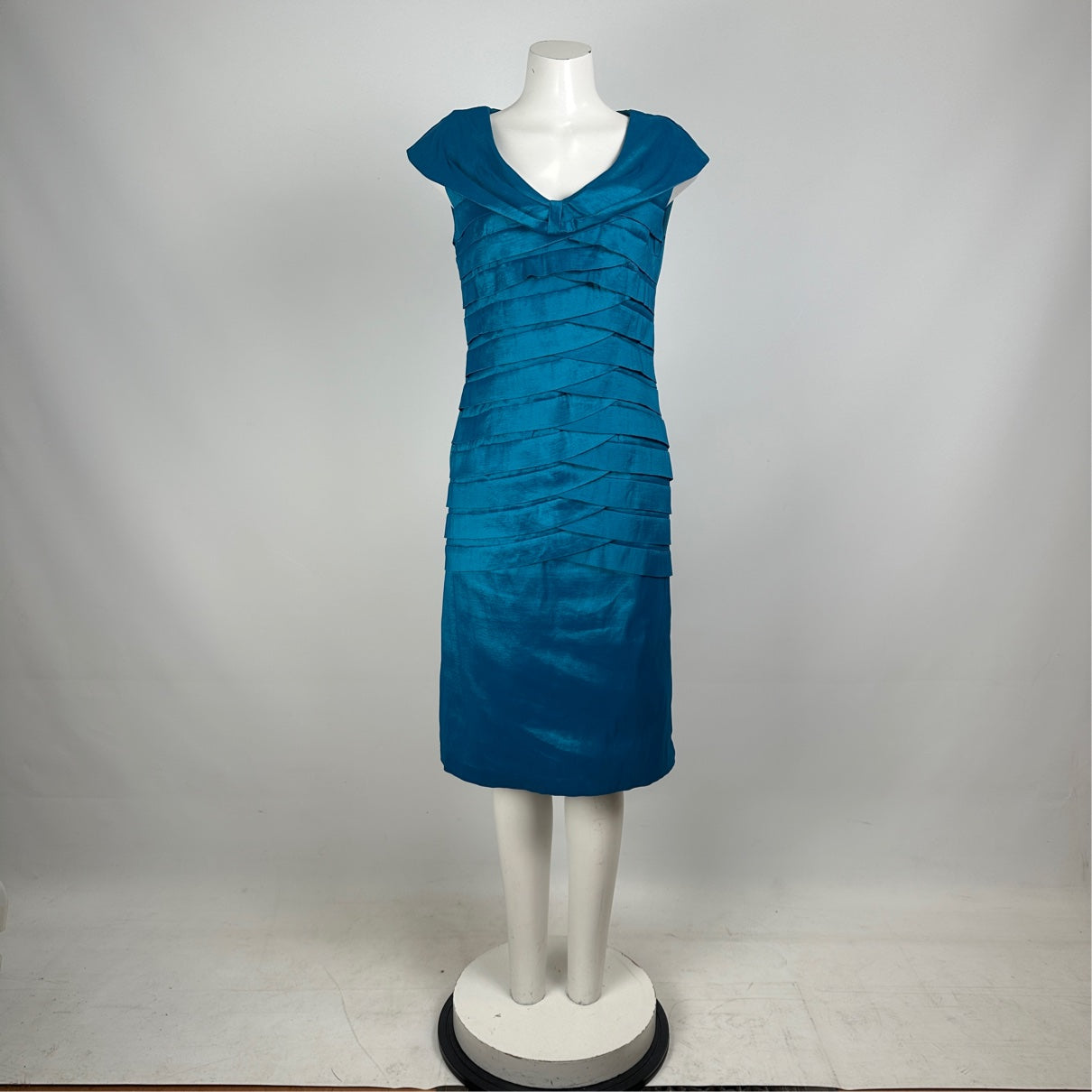 Modern Touch Blue Layered Knee Length Evening Dress Size M