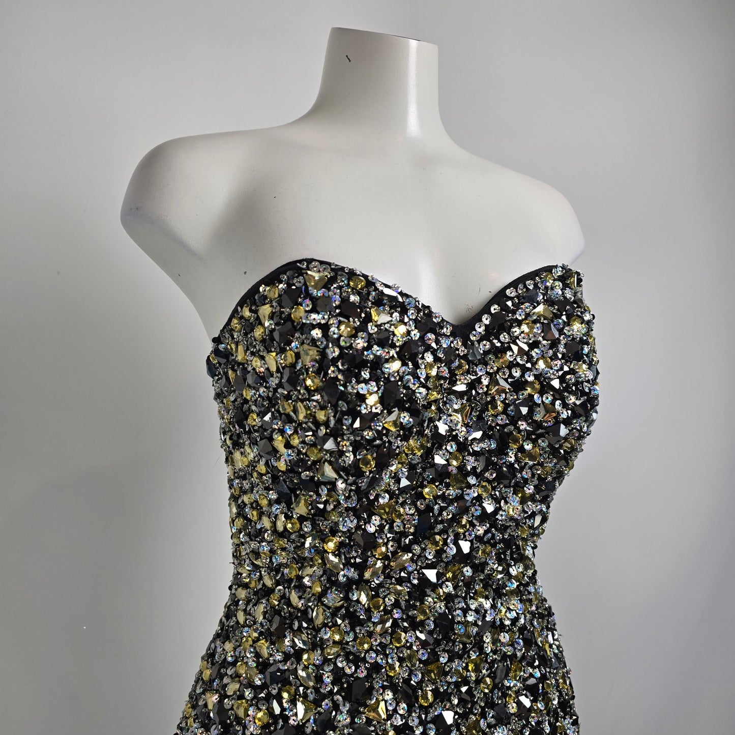 Alyce Paris Black Crystal Detail Grad Event Dress Size 2