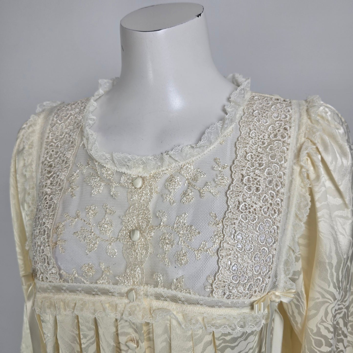 Vintage Clasilk Cream Lingerie Nightgown Dress Size S