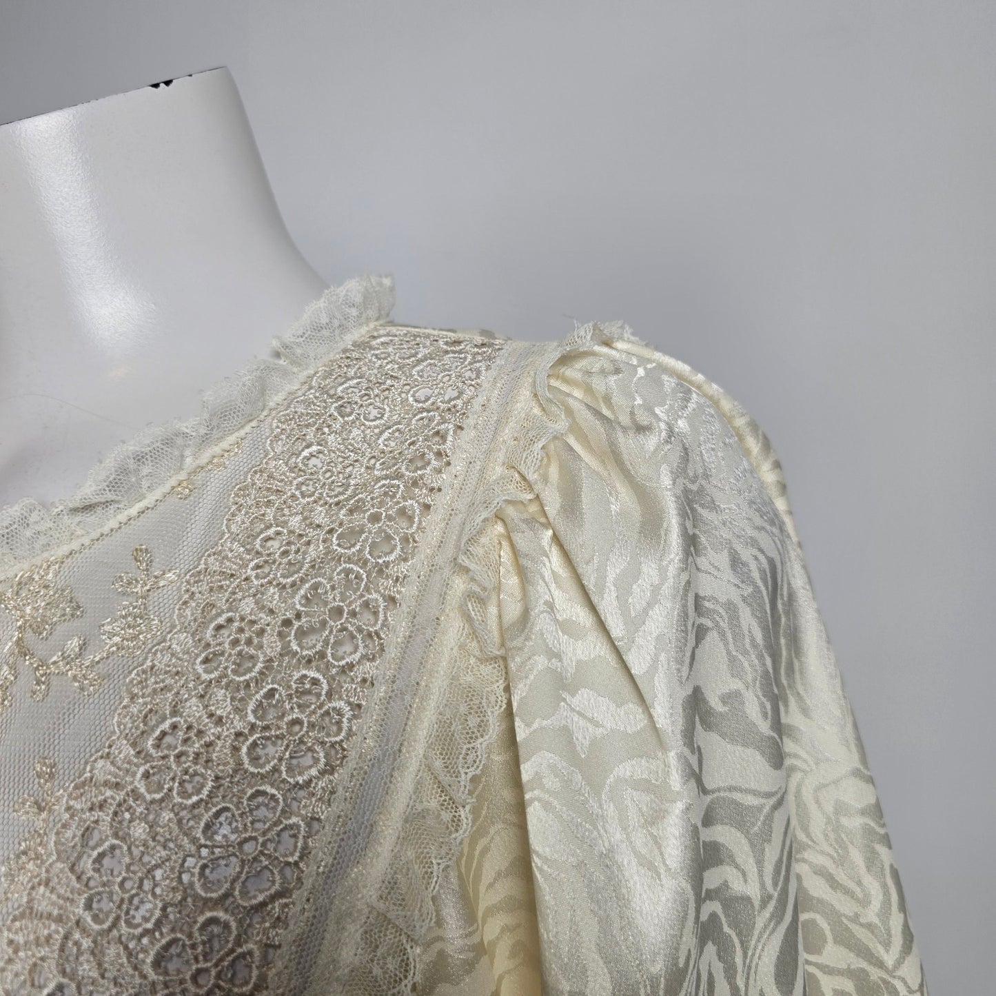 Vintage Clasilk Cream Lingerie Nightgown Dress Size S