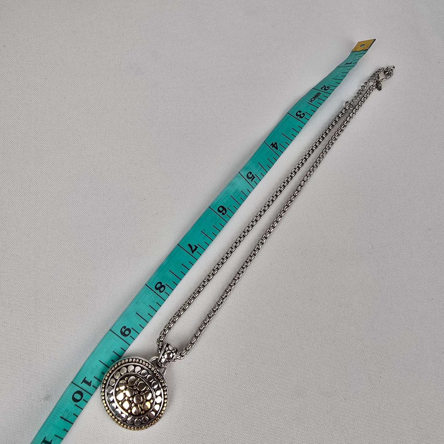 Silver Tone Pendant Chain Necklace