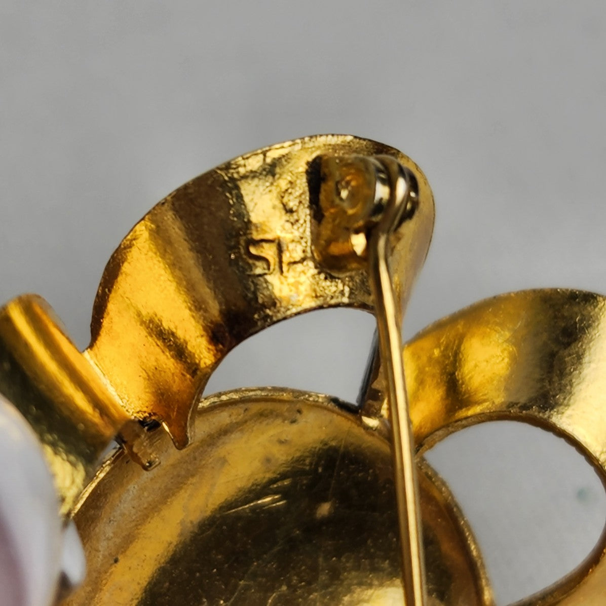 Vintage SP Damascene Black & Gold Flower Brooch