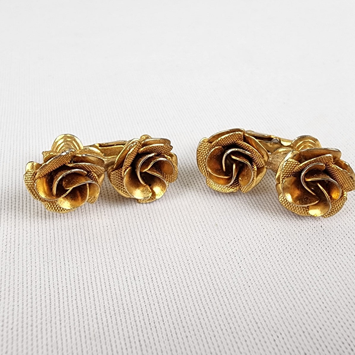 Vintage Gold Tone Rose Brooch & Clip On Earring Set