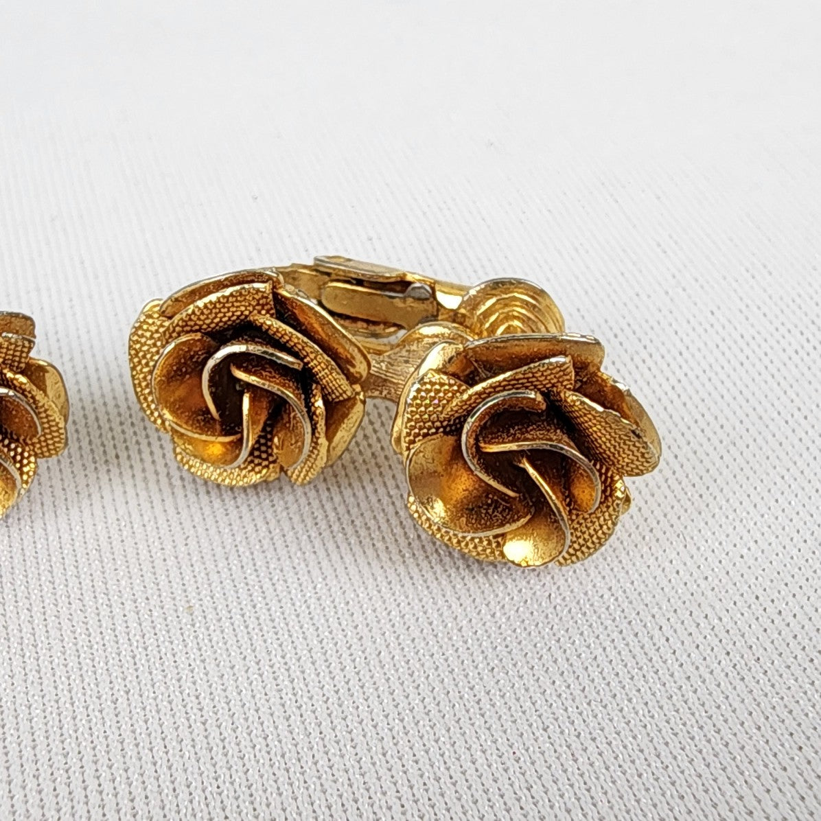 Vintage Gold Tone Rose Brooch & Clip On Earring Set